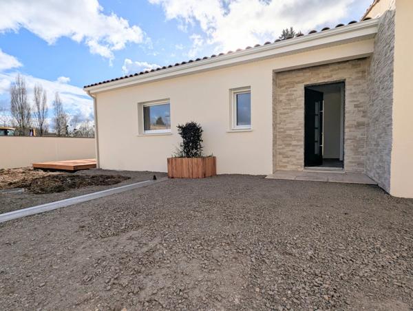 Maison à vendre FLEAC Maison neuve avec un grand espace de vie, quatre chambres et garage