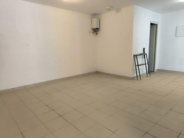 Maison - Local commercial - Hangar