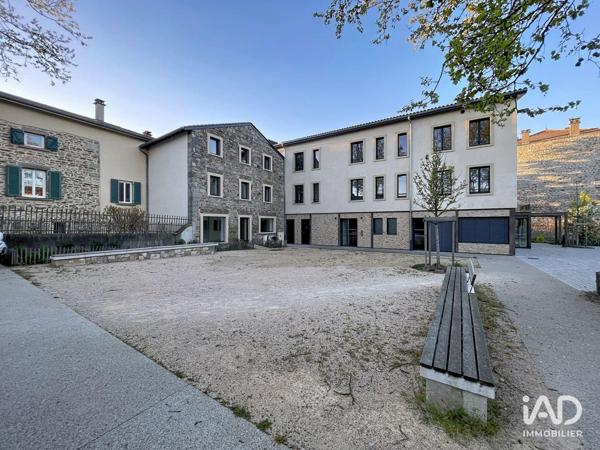 Location boutique/local commercial 93 m² Saint-Laurent-d'Agny