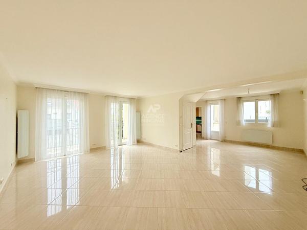 Maison Carrieres Sur Seine 5 pièce(s) €779 000 ** - Référence 7608