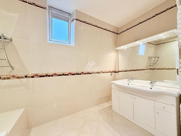 Maison Carrieres Sur Seine 5 pièce(s) €779 000 ** - Référence 7608