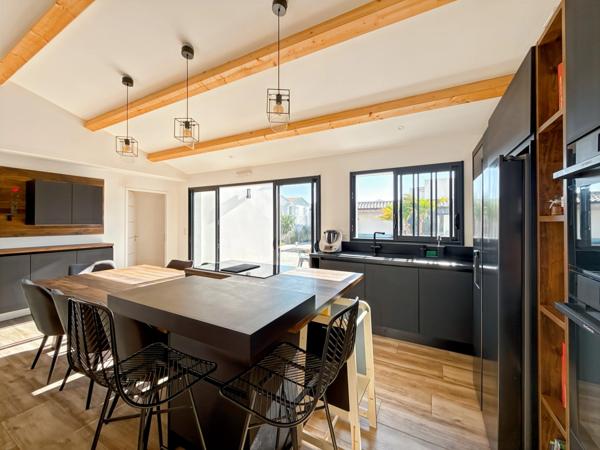 Maison à vendre 6 pièces LA ROCHELLE (17)