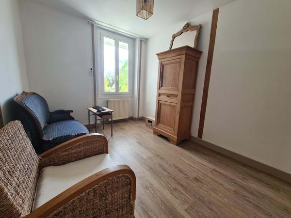 Maison de ville de 200m2 idéalement située