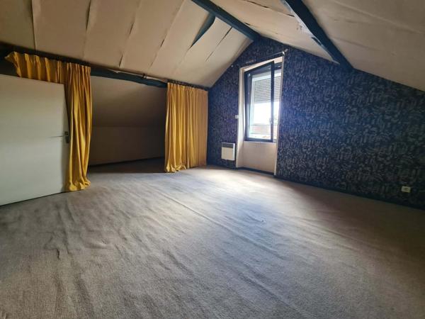 Maison de ville de 200m2 idéalement située