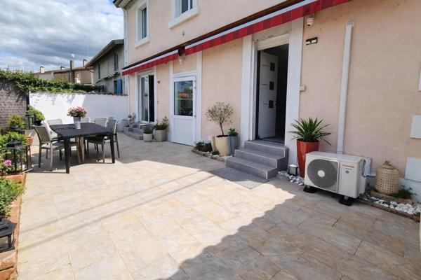 Maison de ville de 200m2 idéalement située