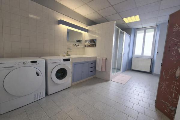 Maison de ville de 200m2 idéalement située