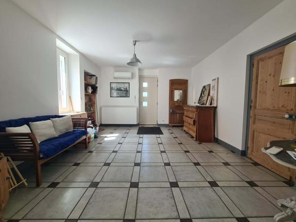 Maison de ville de 200m2 idéalement située