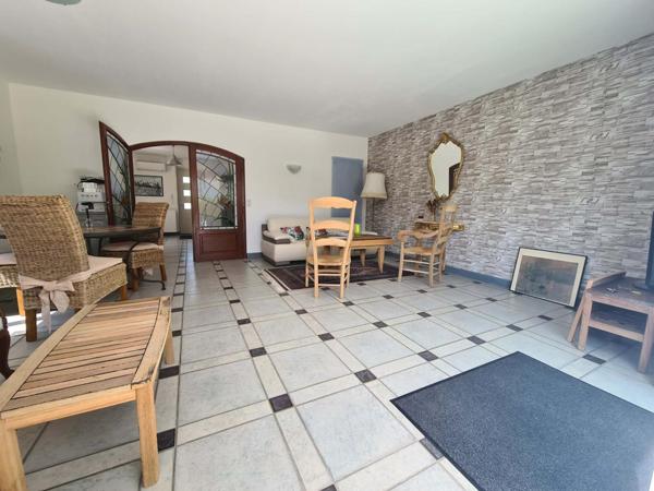 Maison de ville de 200m2 idéalement située