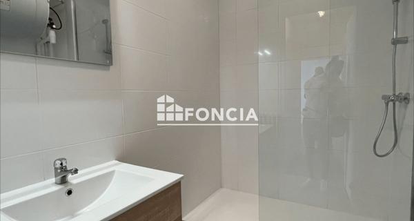 Location Appartement 2 pièces 40.42 m² - Saint-martin-d'hères 38400