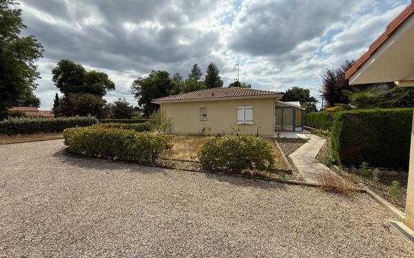 Maison à vendre    4 pièces •  Roquefort