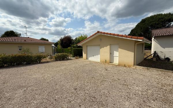 Maison à vendre    4 pièces •  Roquefort