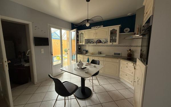 Maison à vendre    4 pièces •  Roquefort