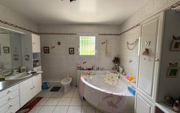 Maison à vendre    4 pièces •  Roquefort