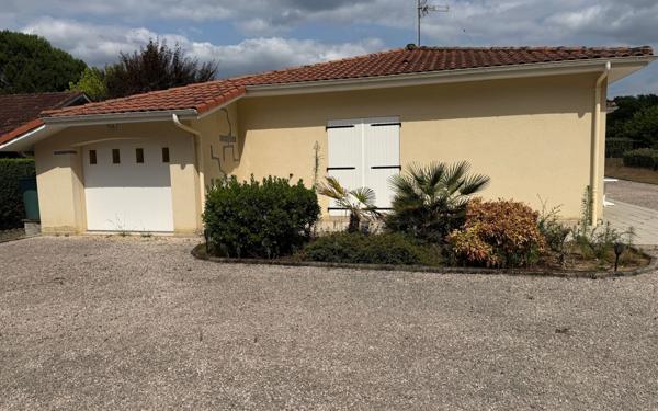 Maison à vendre    4 pièces •  Roquefort