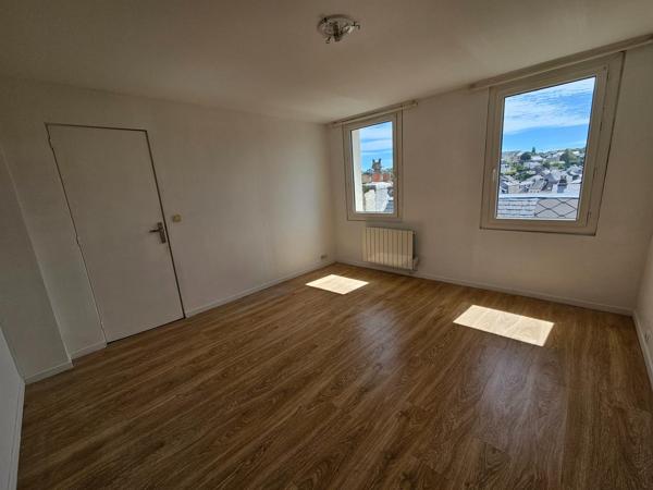 Maison de ville rénovée de 70 m² proche des écoles, commerces et transports