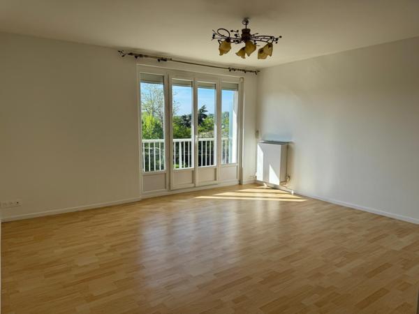 Un appartement traversant avec balcons, lumineux et prêt à vivre !