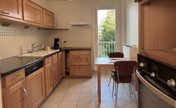 Un appartement traversant avec balcons, lumineux et prêt à vivre !