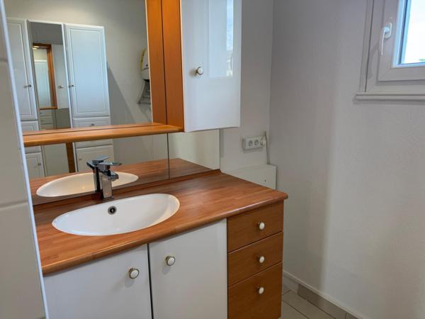 Un appartement traversant avec balcons, lumineux et prêt à vivre !