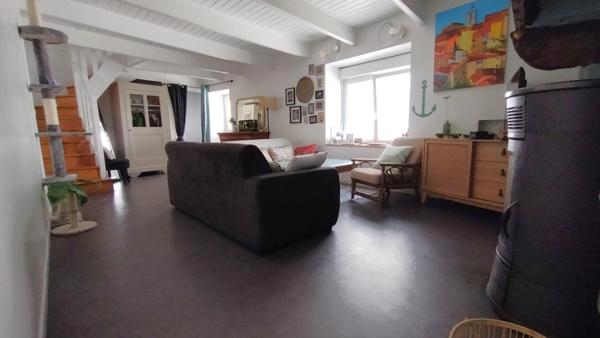 Maison à vendre 4 pièces PLEUVEN (29) centre bourg, jardin, vieux charme et confort moderne