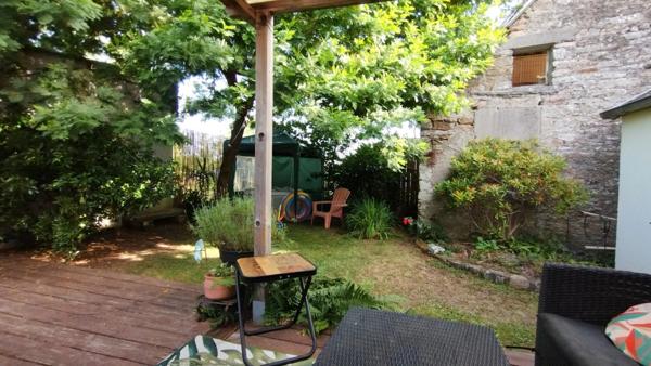 Maison à vendre 4 pièces PLEUVEN (29) centre bourg, jardin, vieux charme et confort moderne