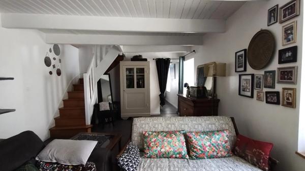Maison à vendre 4 pièces PLEUVEN (29) centre bourg, jardin, vieux charme et confort moderne