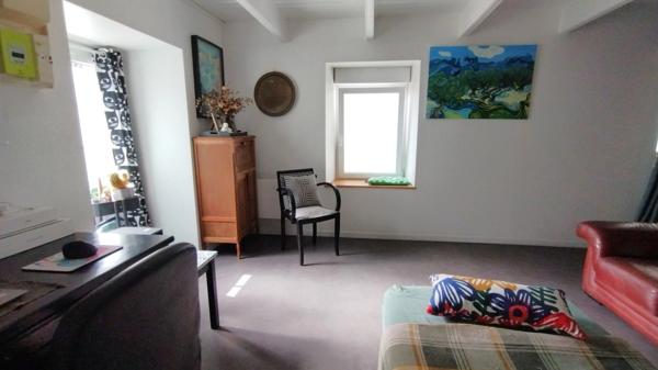 Maison à vendre 4 pièces PLEUVEN (29) centre bourg, jardin, vieux charme et confort moderne