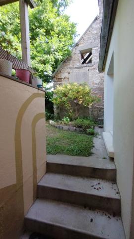 Maison à vendre 4 pièces PLEUVEN (29) centre bourg, jardin, vieux charme et confort moderne