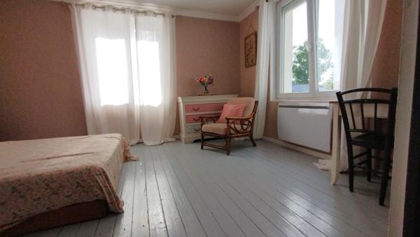 Maison à vendre 4 pièces PLEUVEN (29) centre bourg, jardin, vieux charme et confort moderne
