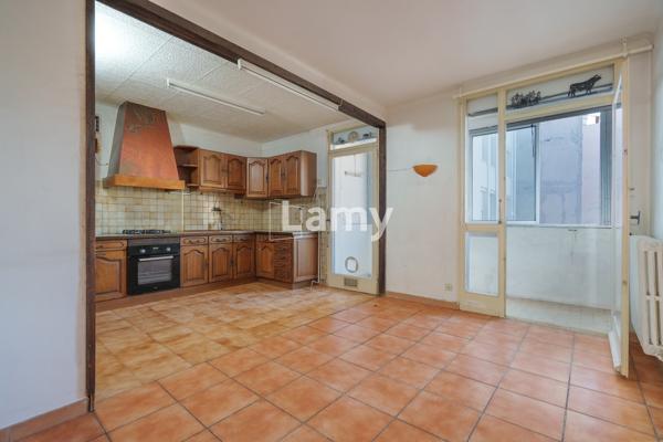 Parking + appartement