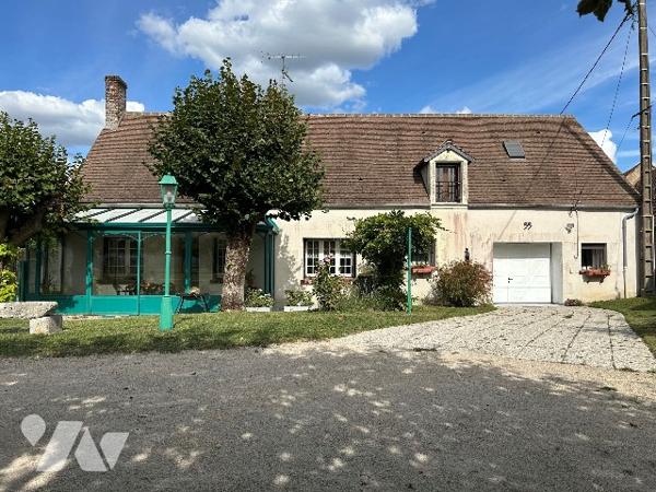 Longère T6 de 140 m² sur 1 383 m²