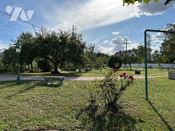 Longère T6 de 140 m² sur 1 383 m²