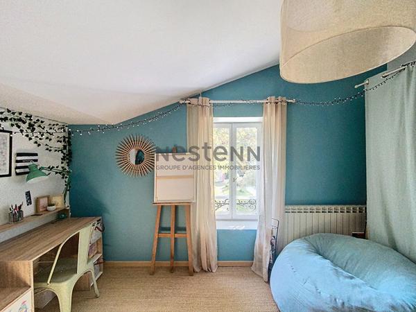 Ancienne bergerie rénovée de plus de 225 m2 sur terrain de plus de 1800m2, piscine