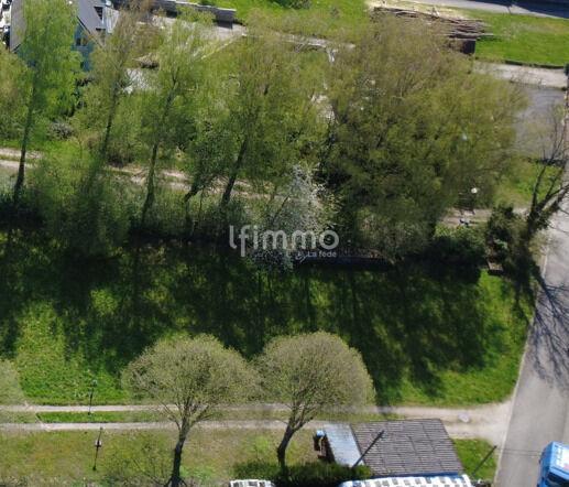 Terrain 675m²