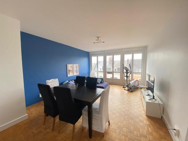 "CHAMBRE MEUBLÉE EN COLOCATION LE MANS / 3 CHAMBRES DISPONIBLES"