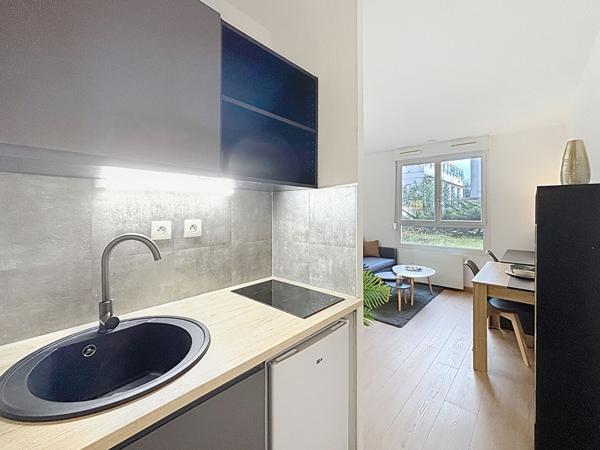 Studio meublé entièrement rénové à Lyon 8, proche des facultés de médecine et de la ligne de métro D.