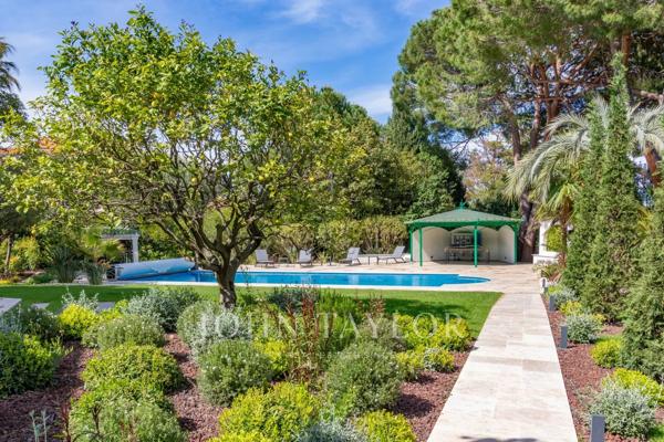 Cap d'Antibes | Villa rénovée proche des plages