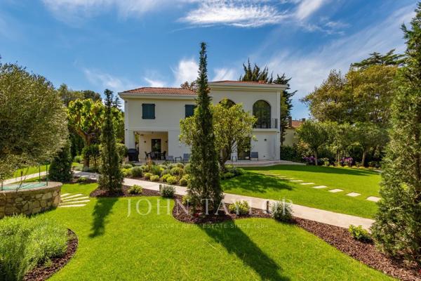Cap d'Antibes | Villa rénovée proche des plages