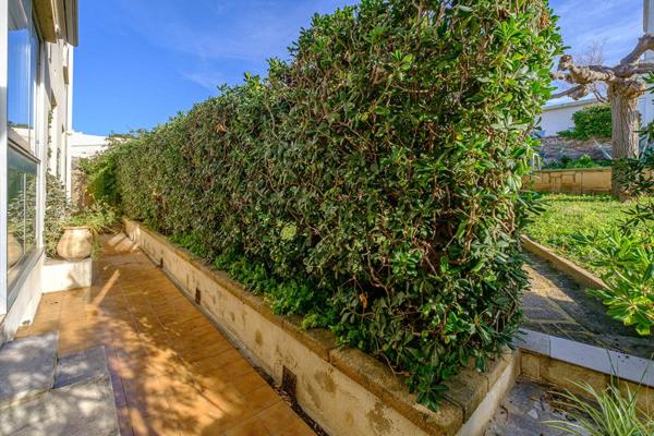 Appartement  4 pièce(s) 118 m2 vue mer, jardin partagé, box de garage