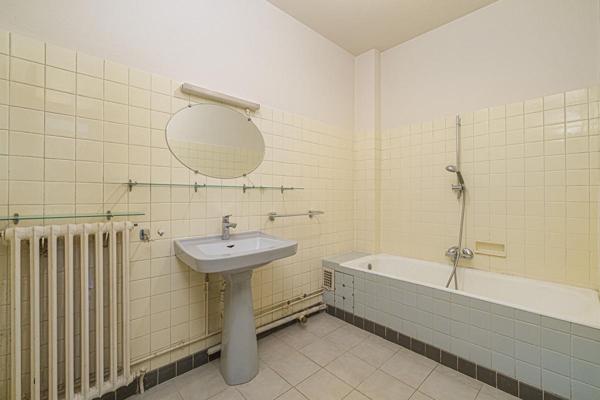 Appartement  4 pièce(s) 118 m2 vue mer, jardin partagé, box de garage