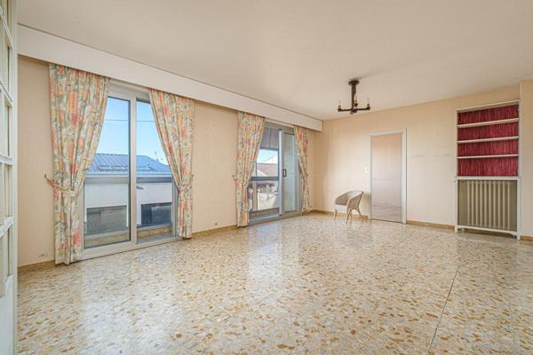 Appartement  4 pièce(s) 118 m2 vue mer, jardin partagé, box de garage