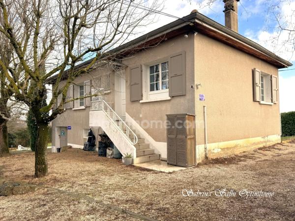 Cercie (69220) – Maison familiale lumineuse, 2 niveaux – Piscine – Vue vignes