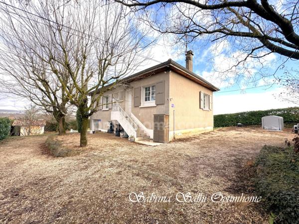 Cercie (69220) – Maison familiale lumineuse, 2 niveaux – Piscine – Vue vignes