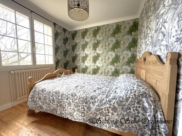 Cercie (69220) – Maison familiale lumineuse, 2 niveaux – Piscine – Vue vignes