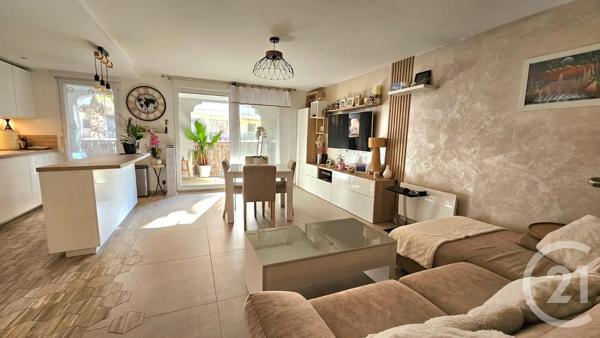 Appartement F4 à vendre  4 pièces - 87,16 m 2   STE MAXIME  - 83