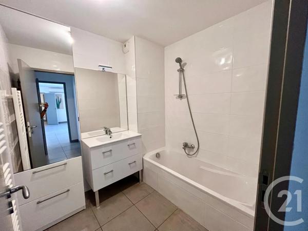 Appartement F4 à vendre  4 pièces - 87,16 m 2   STE MAXIME  - 83
