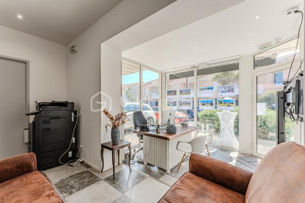 Local d activites de 105 m²