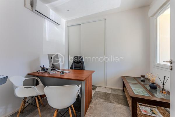 Local d activites de 105 m²