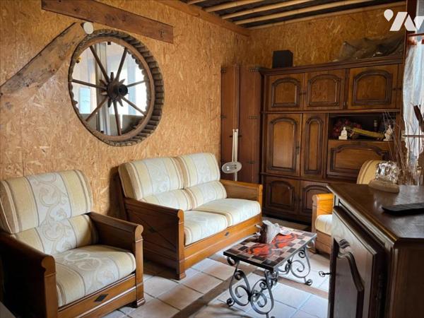 MAISON ATYPIQUE A DEUX PAS DU CENTRE VILLE DE DOLE