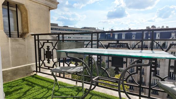 Rare Studio avec terrasse !
