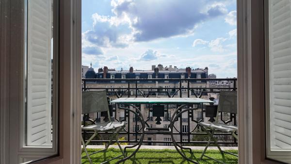 Rare Studio avec terrasse !